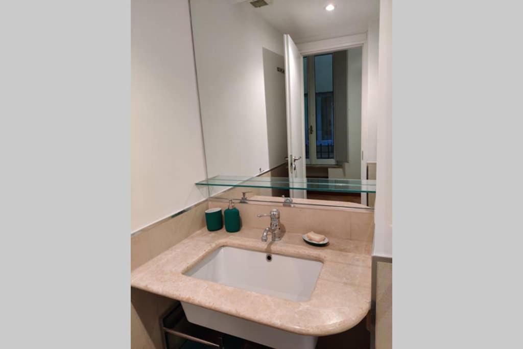 Lanza Tomasi Apartment - Centre Рим Екстериор снимка